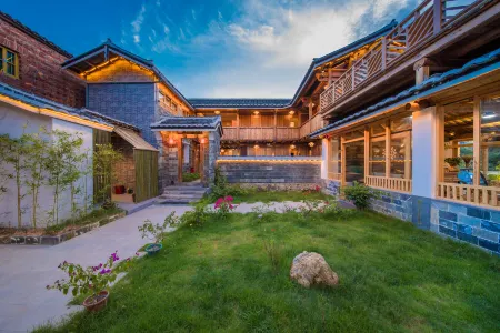 Floral Hotel· Nanjing Yunshuiyao Lanxi Hotel Отели рядом с достопримечательностью «Fujian (Nanjing) Tulou Scenic Area»