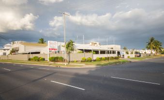 Hampton Villa Motel