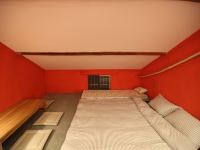 南京故里民宿 - 温暖红榻榻米双床房