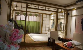 Bazhong Super Romantic Theme Hotel (Rongbang Wanda)