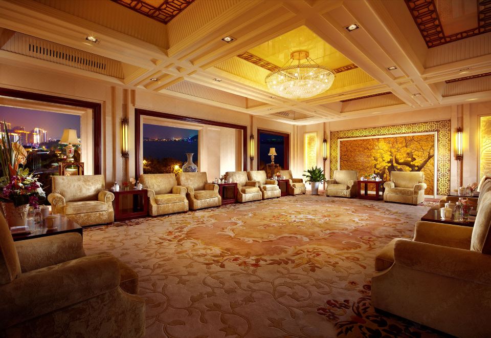 2. 뉴 센츄리 호텔..