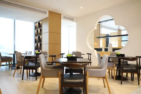 Jinyi Preferred Hotel (Hohhot East Railway Station Wanda Plaza Branch) Отели рядом с достопримечательностью «Inner Mongolia University Gym Teaching Part»