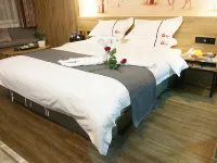 Fiat Hotel (Mengyin Square)