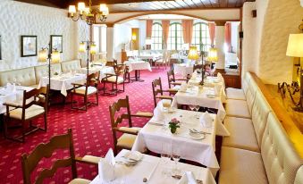 The Glen Huron Inn - Housity