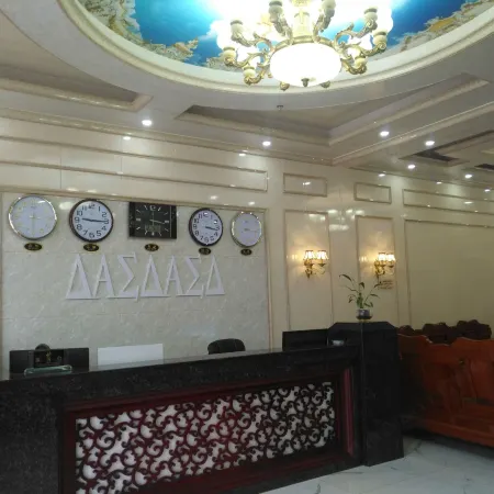 Pingle Royal Marina Hotel