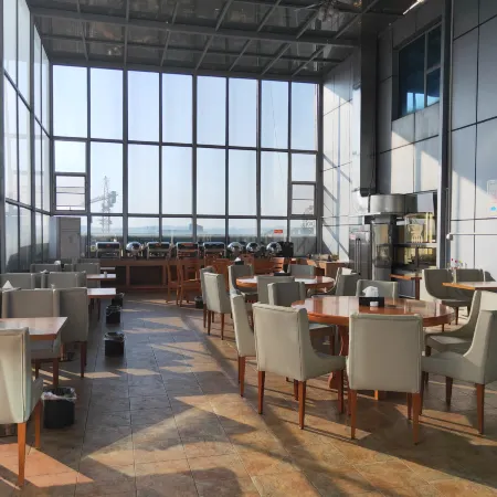 Wantian International Grand Hotel (Shaoyang Beita District Government Zhuangyuan Primary School)