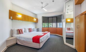 Tiki Hotel Apartments Surfers Paradise