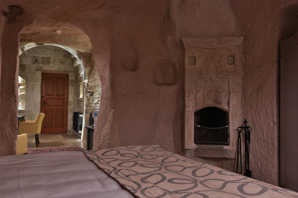 Acropolis Cave Suites