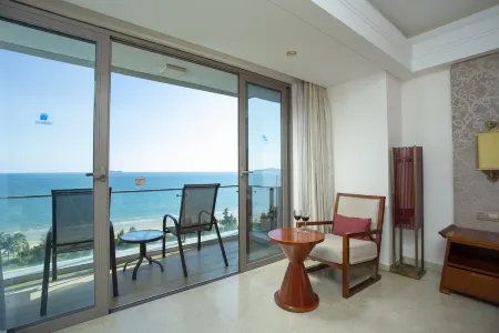 Sanya Seacube Resort Hotel