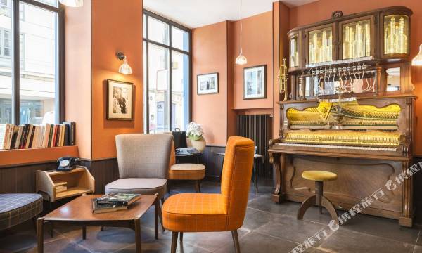 Hotel Boris V. by Happyculture