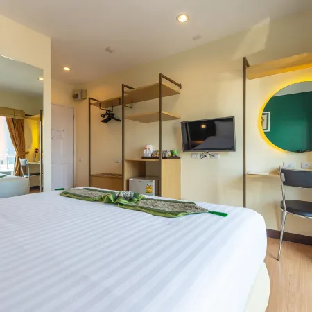Klean Residence Hotel Отели рядом с достопримечательностью «Торговый центр The Mall Thapra»