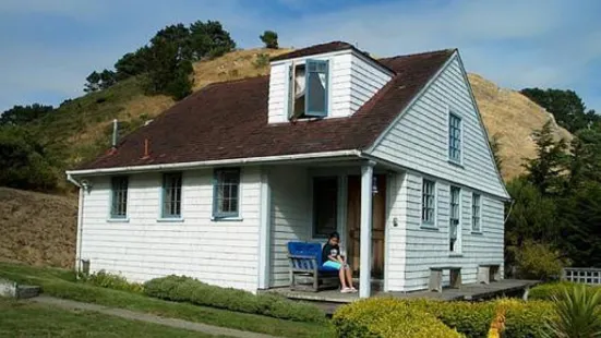 Coast Guard House Historic Inn & Cottages