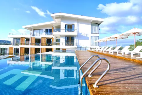 Itree Courtyard Resort - Rooftop Pools