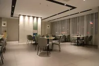 Homeinn Selected Hotel (Qiqihar Central Hospital Railway Station)