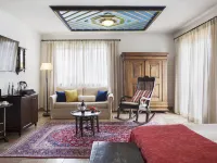 The American Colony Hotel - Small Luxury Hotels of the World Hotéis próximos à(ao) Alegro