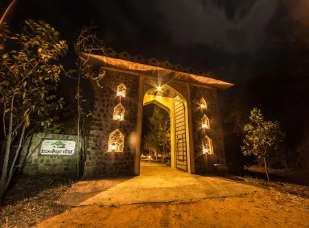 Bandhav Vilas Отели в г. Гурувахи