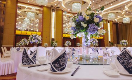 Empark Grand Hotel Kunming - Housity