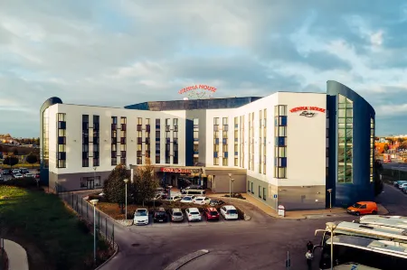Vienna House Easy by Wyndham Bratislava Отели в г. Сенец