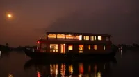 Meenakshi House Boat