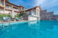 Lanyue Li·Linggan Senyang Natural Ore Hot Spring Resort 360° View Beautiful Stay (Heshun Branch) - Parking