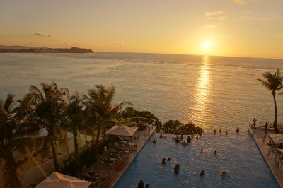 屋外プール グアム リーフ ホテルの写真