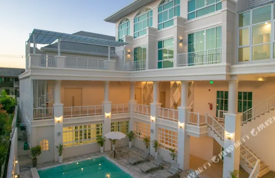 德哈格酒店及公寓