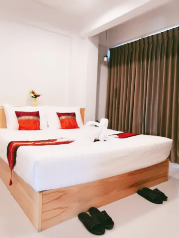 ห้องดีลักซ์ เตียงใหญ่ 1 เตียง