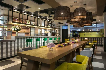 Campanile Hotel (Shanghai Jing'an Temple) Отели рядом с достопримечательностью «Former Residence of Chen Lifu»