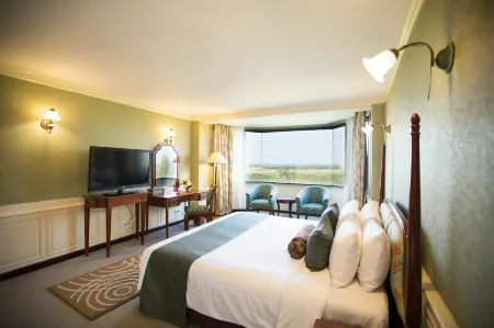 The Imperial Hotel & Convention Centre Phitsanulok Отели рядом с достопримечательностью «Textile Museum Naresuan University»