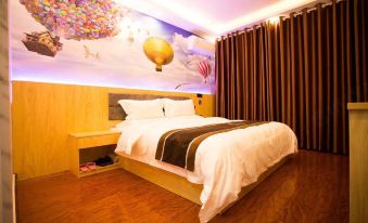 Longsheng Hotel (Xi'an Weiqu South Station Baicheng University Town)