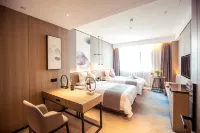 Macau Tianzi Hotel (Sanmenxia High-Speed Railway South Station)