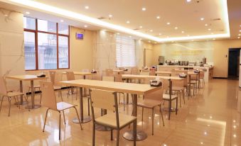 Convenient City Hotel (Guangzhou Baiyun International Airport Renhe Shop)