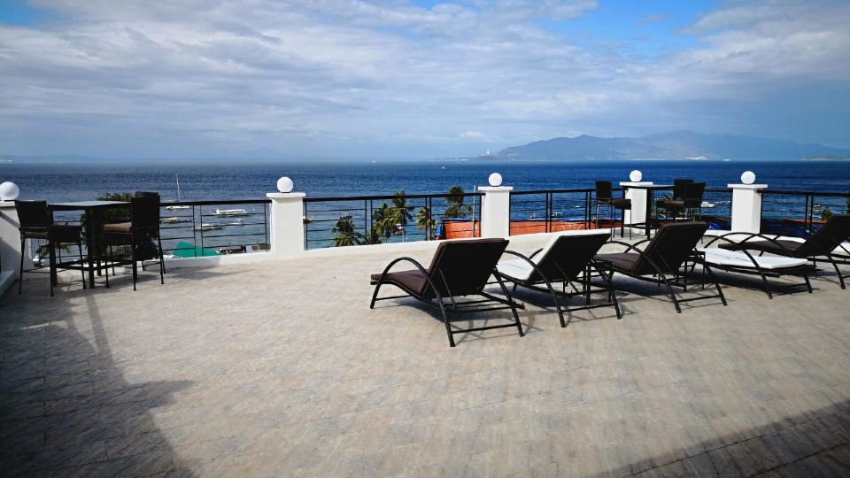 Manarra Sea View Resort