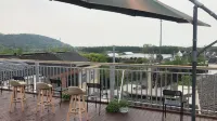 yiheershekezhan Hotels near Nianhua Bay Station