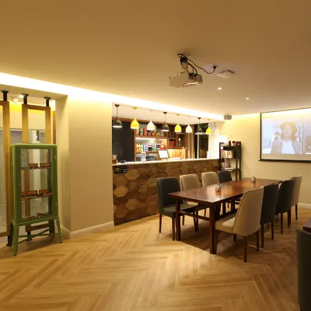 T & Q International Youth Hostel (Siguniang Mountain)