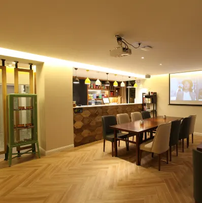 T & Q International Youth Hostel (Siguniang Mountain)