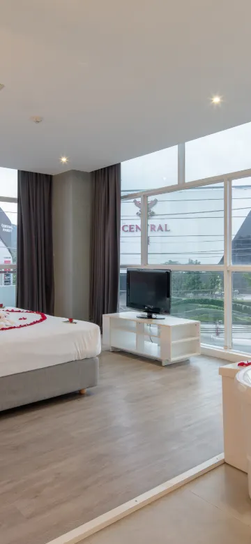 ห้องฮันนีมูนสวีทพร้อมระเบียง