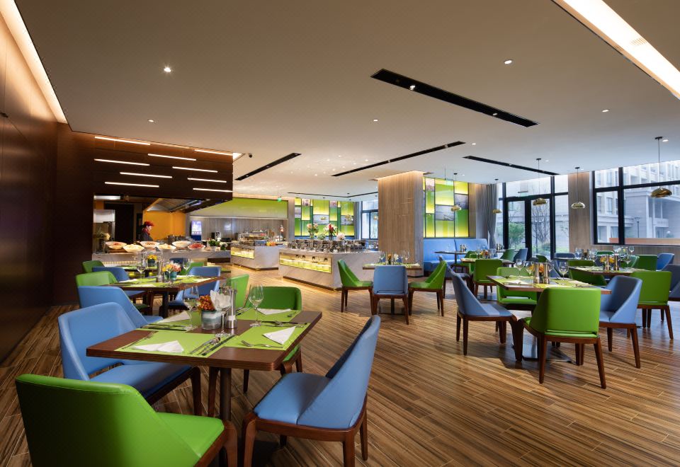 2. 햄튼 바이 힐튼..