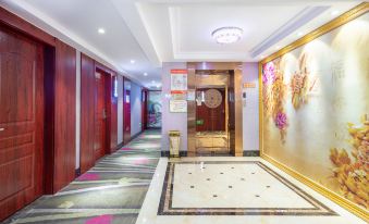 Bainian Hotel (Yiwu International Trade City)
