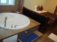 Water Front Hotel - Bungalows