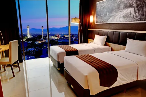 Pasar Baru Square Hotel Bandung - parking