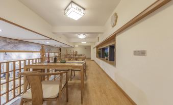 Walling Hotel(Auto Expo Center Jinyu Metro Station Branch)