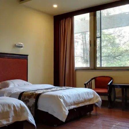 Hongqiao Hostel Отели рядом с достопримечательностью «Guangzhou Flying Over the Jungle Adventure Park»