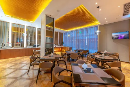 Ducheng Hotel (Guangzhou Huangpu Development Zone Xiayuan Subway Station) Отели рядом с достопримечательностью «Longtoushan Forest Park»