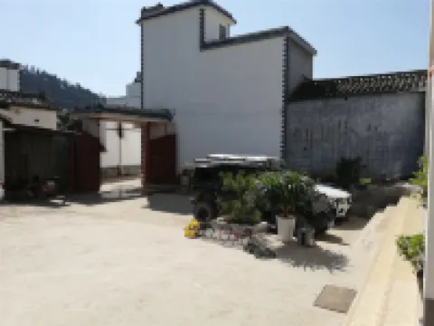 Luoping Shiyun Apartment