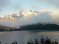 Table Mountain · Mountain View Lakeside · Luxury Retreat Hotel (Yanv Lake) Hotels in Hongya
