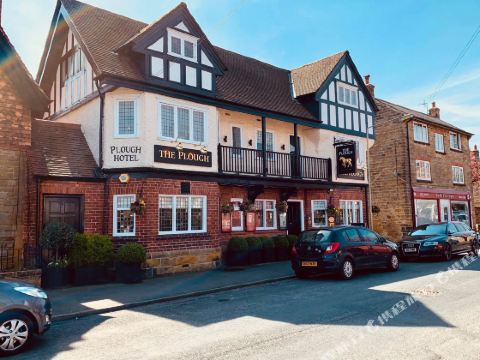 The Plough Inn & Cottages