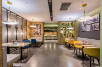 青島中央商務區亞朵輕居酒店 - 商務