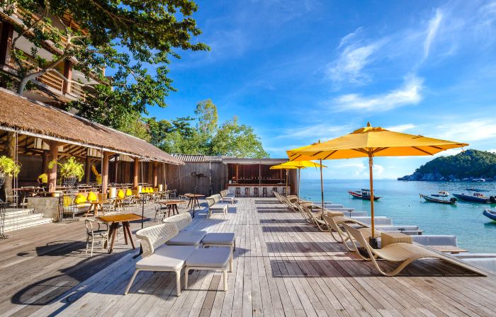Beach Club by Haadtien