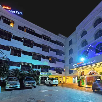 Hotel Chandra Park Отели рядом с достопримечательностью «Форт Музей»